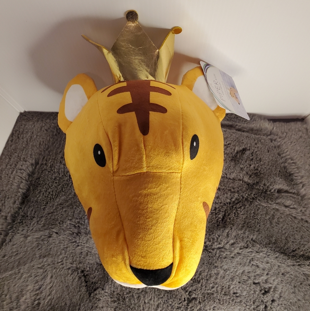 Piper Kids Wall Decor Stuffed Lion Head, NWT